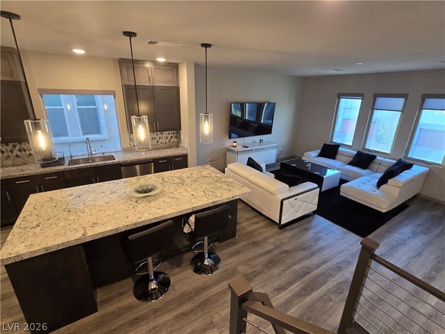 8083 Haywood Estate Avenue, Las Vegas, NV 89113