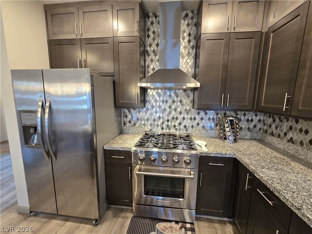 8083 Haywood Estate Avenue, Las Vegas, NV 89113