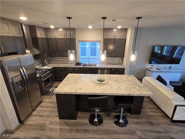 8083 Haywood Estate Avenue, Las Vegas, NV 89113