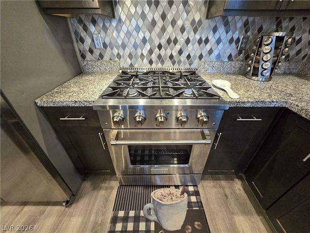 8083 Haywood Estate Avenue, Las Vegas, NV 89113