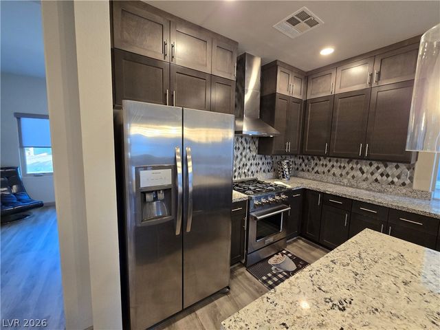 8083 Haywood Estate Avenue, Las Vegas, NV 89113