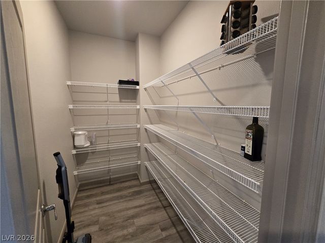 8083 Haywood Estate Avenue, Las Vegas, NV 89113
