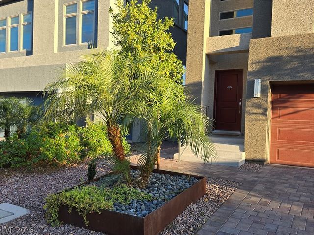 8083 Haywood Estate Avenue, Las Vegas, NV 89113