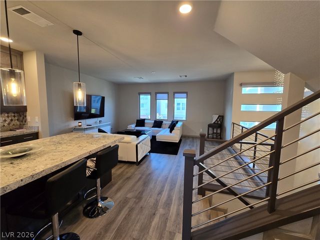 8083 Haywood Estate Avenue, Las Vegas, NV 89113