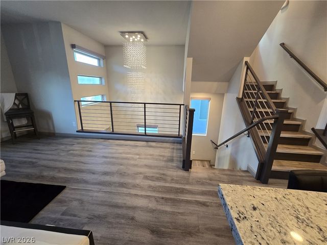 8083 Haywood Estate Avenue, Las Vegas, NV 89113