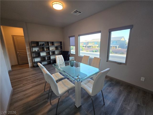 8083 Haywood Estate Avenue, Las Vegas, NV 89113