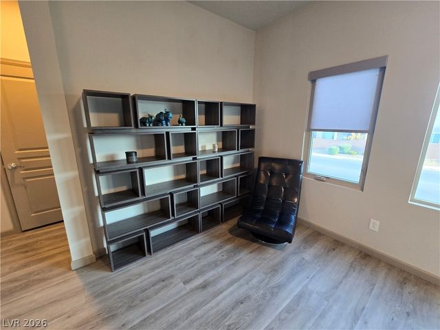 8083 Haywood Estate Avenue, Las Vegas, NV 89113