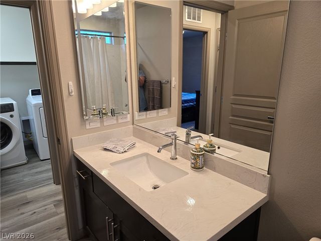 8083 Haywood Estate Avenue, Las Vegas, NV 89113