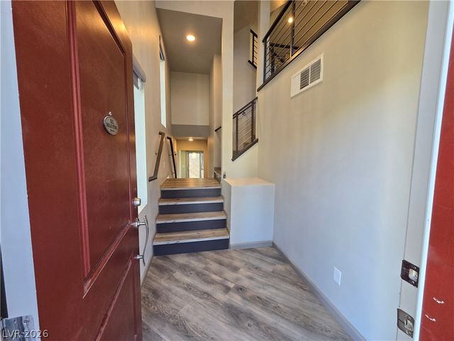 8083 Haywood Estate Avenue, Las Vegas, NV 89113