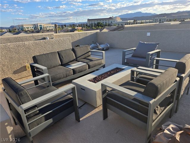8083 Haywood Estate Avenue, Las Vegas, NV 89113