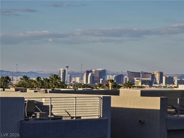 8083 Haywood Estate Avenue, Las Vegas, NV 89113