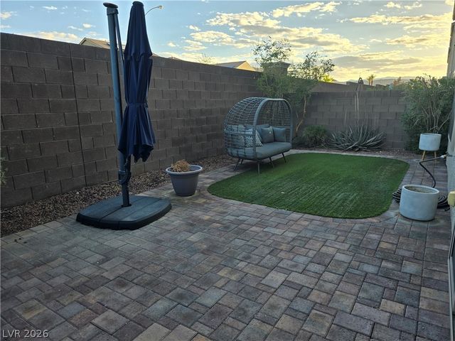 8083 Haywood Estate Avenue, Las Vegas, NV 89113