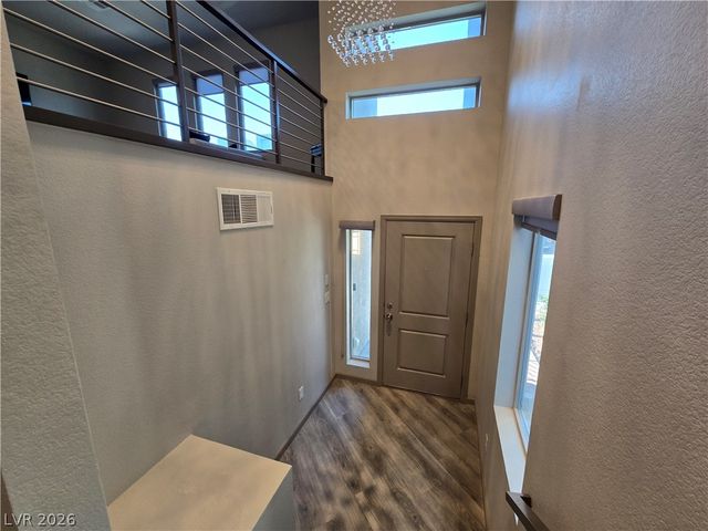 8083 Haywood Estate Avenue, Las Vegas, NV 89113