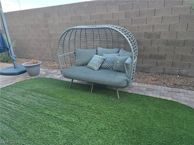 8083 Haywood Estate Avenue, Las Vegas, NV 89113