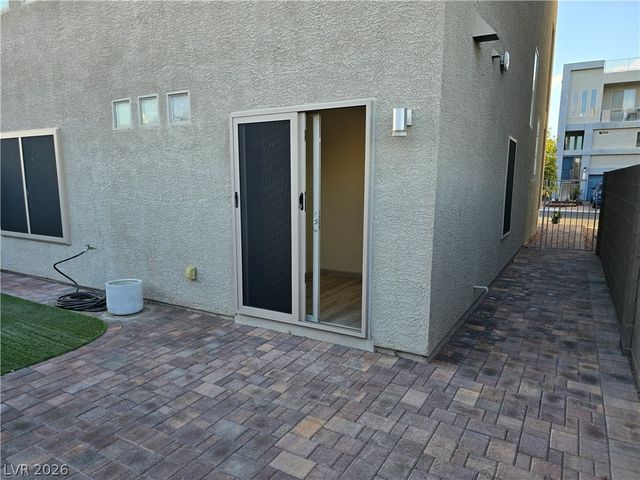 8083 Haywood Estate Avenue, Las Vegas, NV 89113
