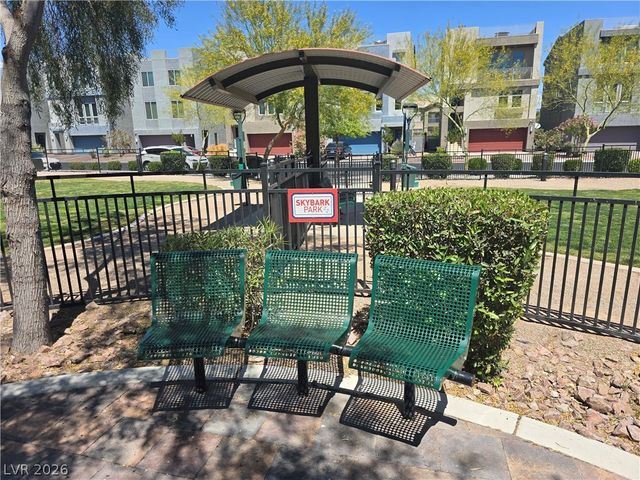 8083 Haywood Estate Avenue, Las Vegas, NV 89113