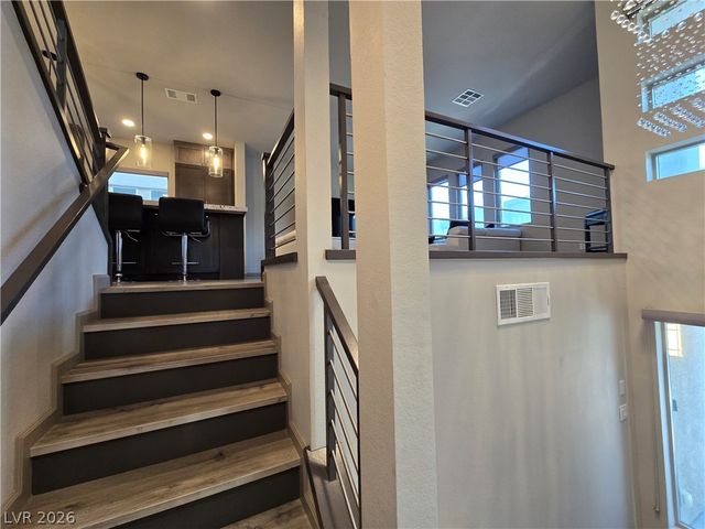 8083 Haywood Estate Avenue, Las Vegas, NV 89113