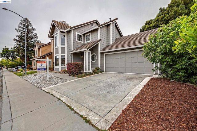 323 Sandstone Dr, Fremont, CA 94536