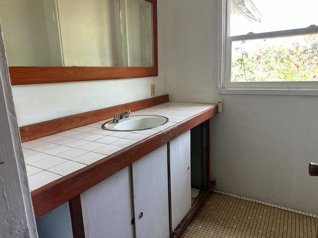19637 E American Avenue, Reedley, CA 93654