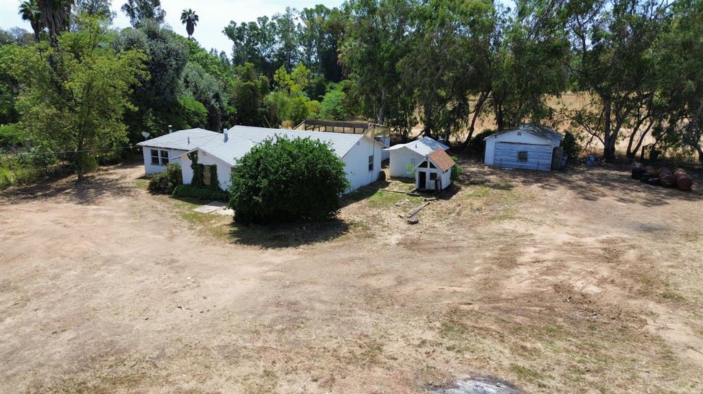 Image 1 of property listing at 19637 E American Avenue, Reedley, CA 93654