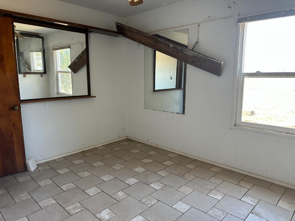 Image 10 of property listing at 19637 E American Avenue, Reedley, CA 93654