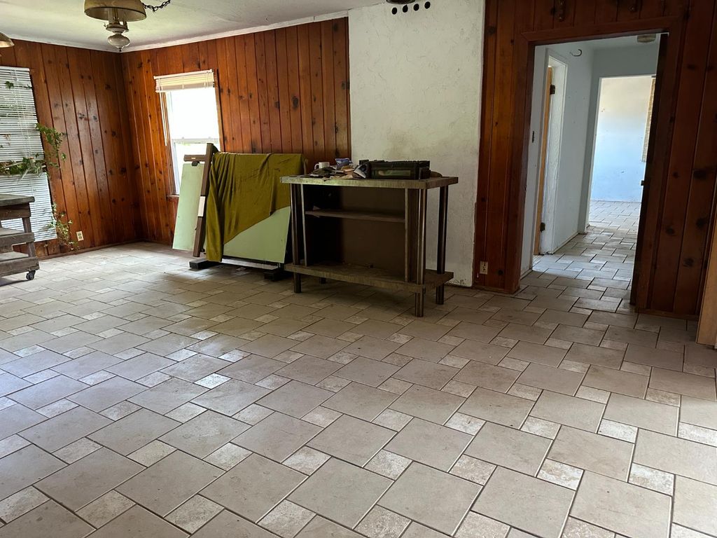 Image 12 of property listing at 19637 E American Avenue, Reedley, CA 93654