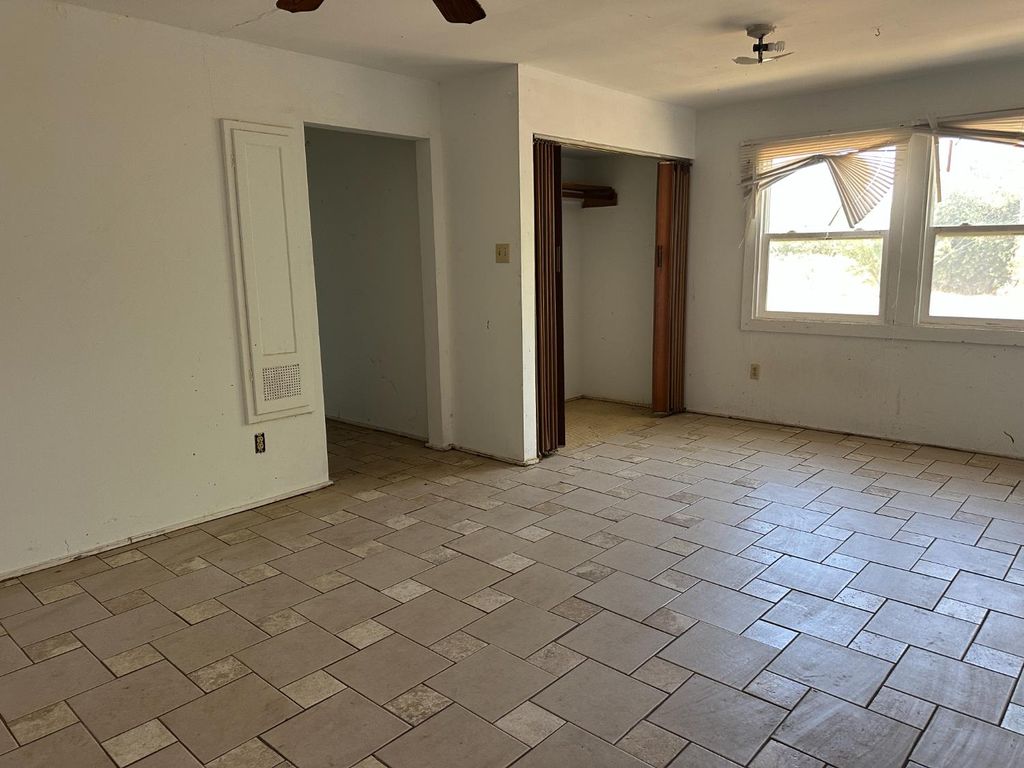 Image 17 of property listing at 19637 E American Avenue, Reedley, CA 93654