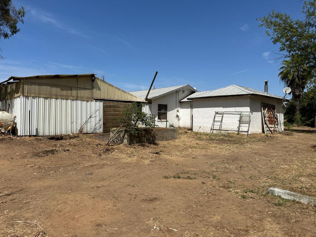 Image 26 of property listing at 19637 E American Avenue, Reedley, CA 93654
