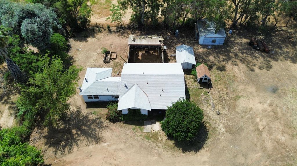 Image 39 of property listing at 19637 E American Avenue, Reedley, CA 93654