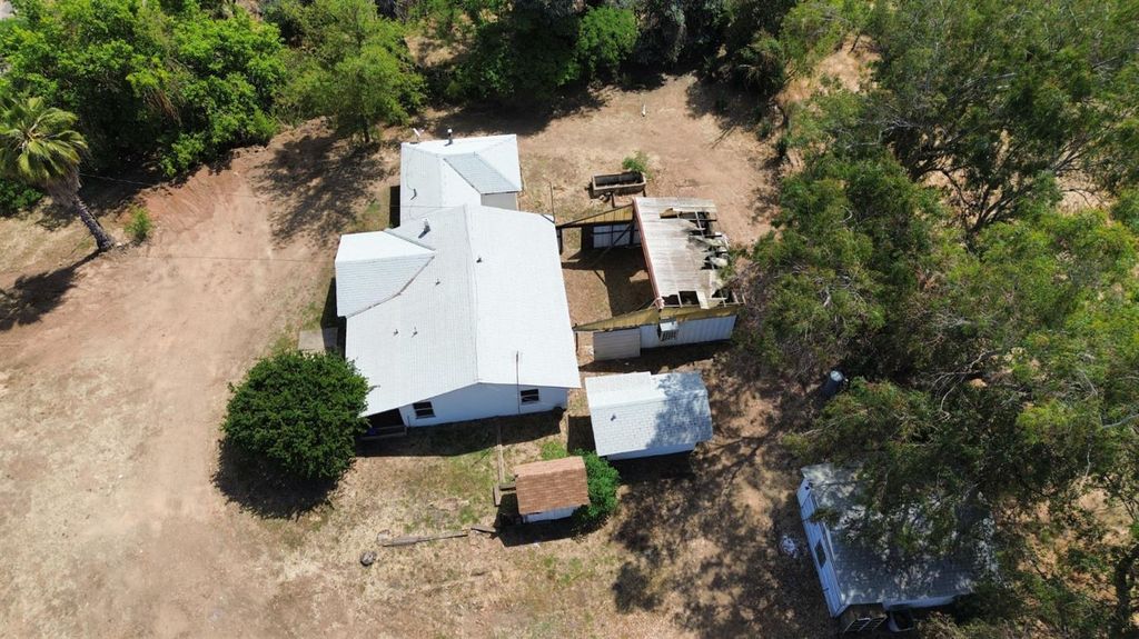 Image 40 of property listing at 19637 E American Avenue, Reedley, CA 93654