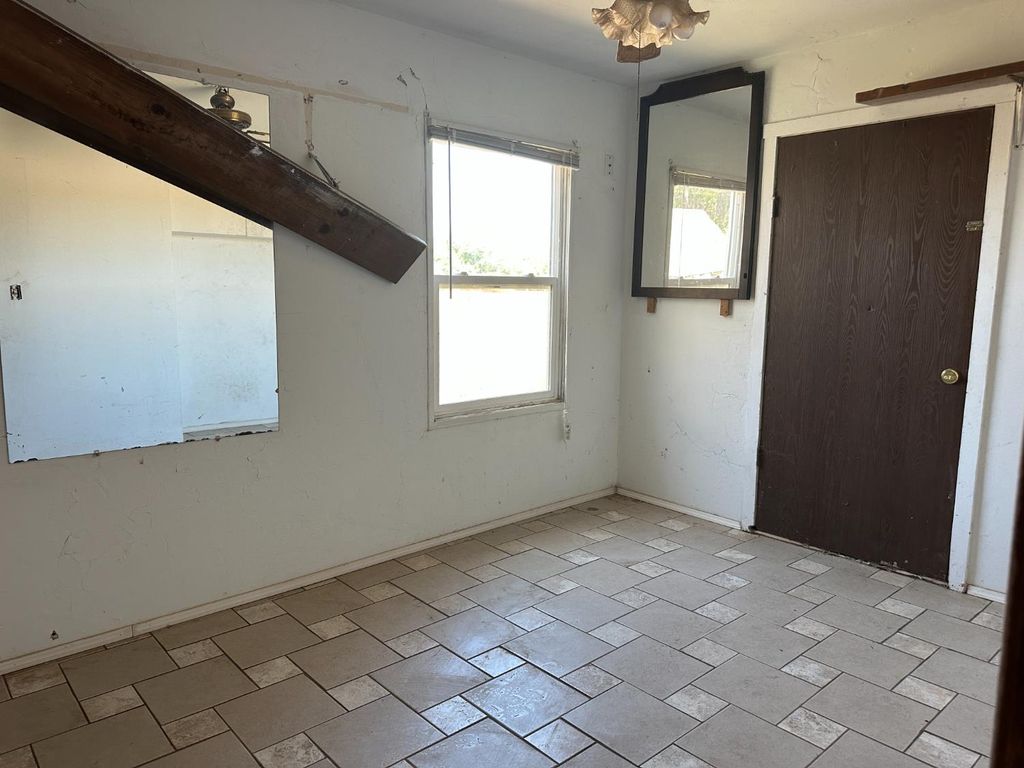 Image 9 of property listing at 19637 E American Avenue, Reedley, CA 93654