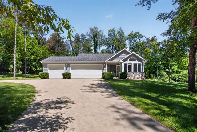 7655 Riverside Road, Brooklyn, MI 49230