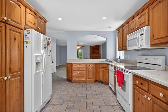 7655 Riverside Road, Brooklyn, MI 49230