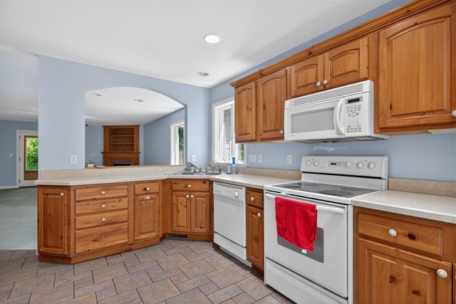 7655 Riverside Road, Brooklyn, MI 49230
