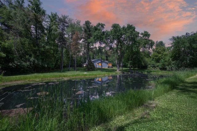 7655 Riverside Road, Brooklyn, MI 49230