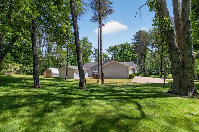 7655 Riverside Road, Brooklyn, MI 49230