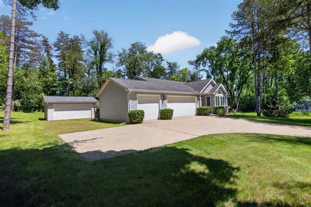 7655 Riverside Road, Brooklyn, MI 49230