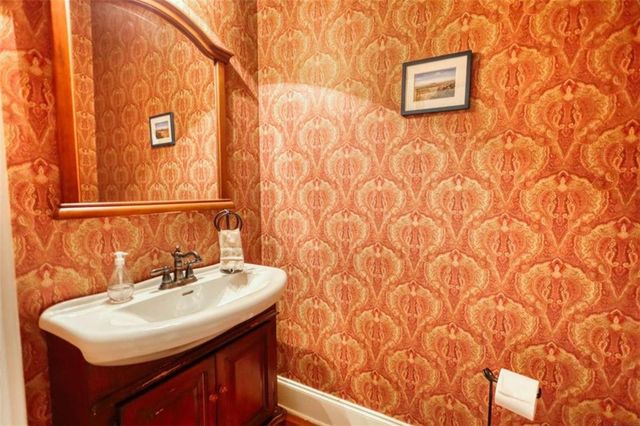 100 Oak Forest Drive, Oxford, GA 30054