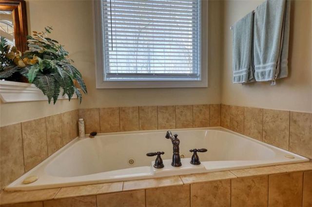 100 Oak Forest Drive, Oxford, GA 30054