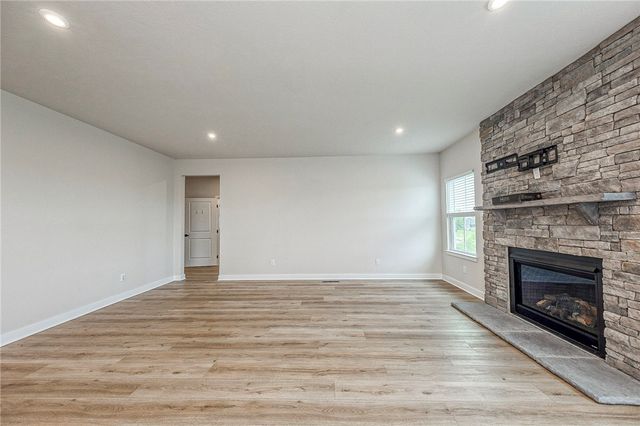 6453 Marco Ct, North Huntingdon, PA 15642