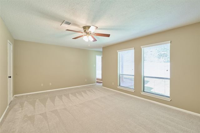 80 Rolling Hills Drive, Conroe, TX 77304