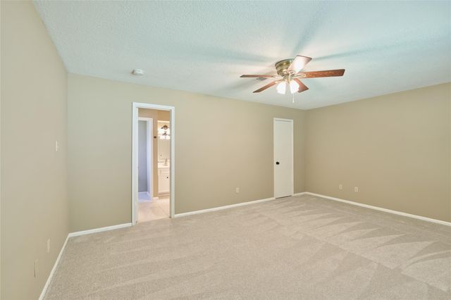 80 Rolling Hills Drive, Conroe, TX 77304