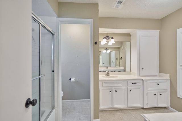 80 Rolling Hills Drive, Conroe, TX 77304