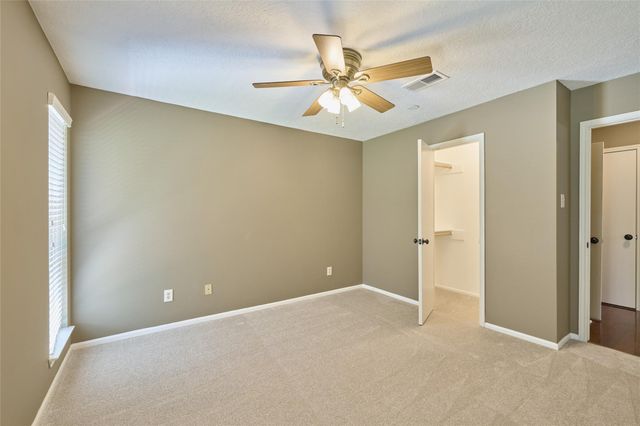 80 Rolling Hills Drive, Conroe, TX 77304