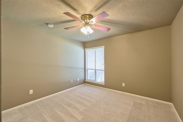 80 Rolling Hills Drive, Conroe, TX 77304