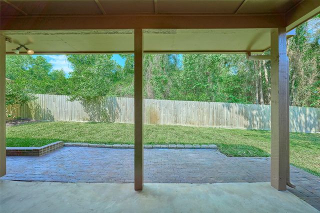 80 Rolling Hills Drive, Conroe, TX 77304