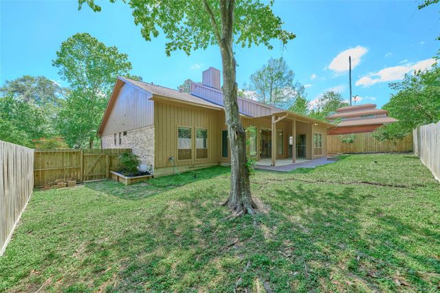 80 Rolling Hills Drive, Conroe, TX 77304
