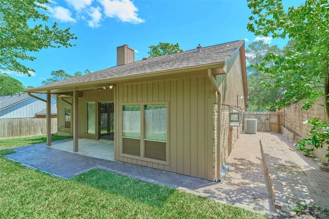 80 Rolling Hills Drive, Conroe, TX 77304