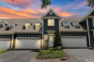 123 5th Street, Libertyville, IL 60048