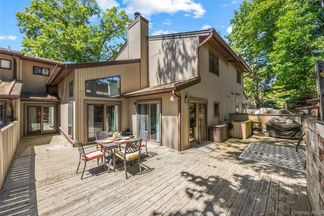 246 Hamlet Drive, Jericho, NY 11753